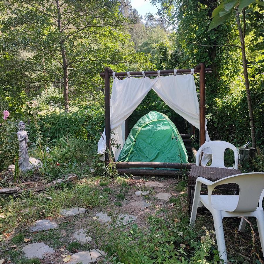 Tente Dans Gazebo Thai Dans Jardin En Bord De Riviere Saint-André-de-Valborgne Esterno foto